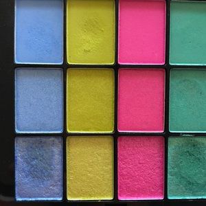 NYX Ultimate Multi finish Electric eyeshadow